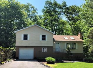 3116 Stroud Wood Cir, Stroudsburg, PA