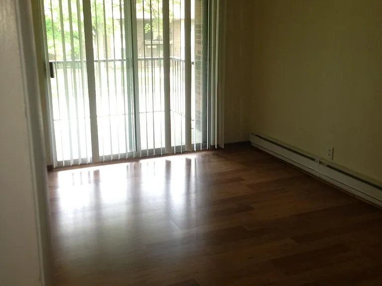 7550 Hazelcrest Dr #E — Photo 10
