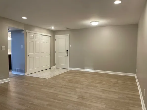 14443 Bantry Ln APT 3, Chesterfield, MO 63017
