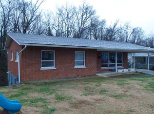 416 Riddell Ct, Irvine, KY 40336