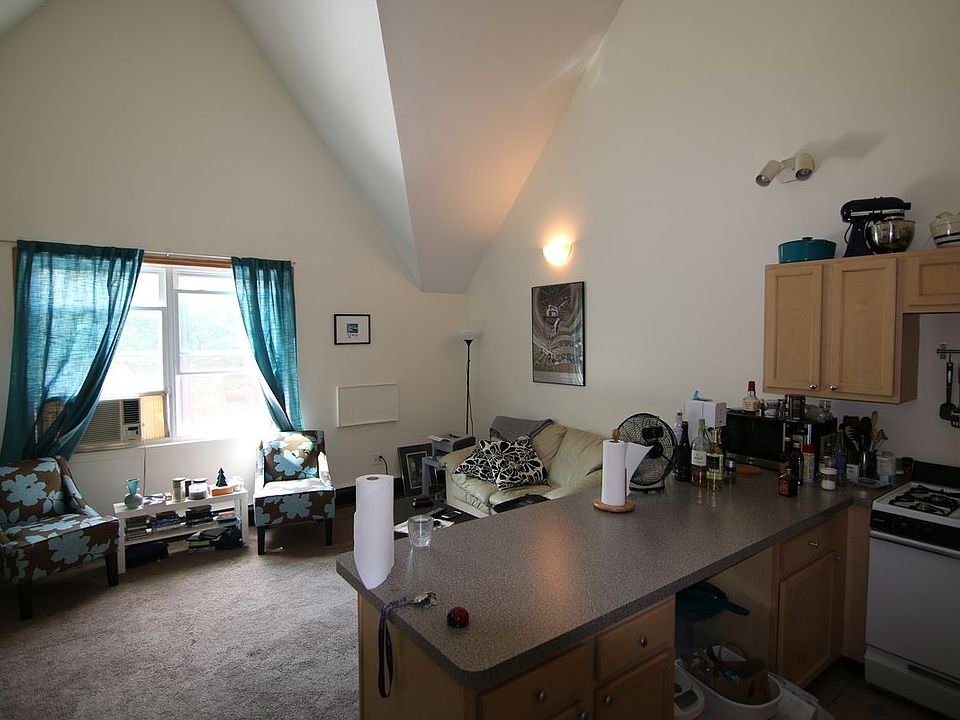 1st image of 31 Noll St #2