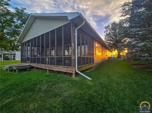 132 Kahola Rd, Council Grove, KS 66846