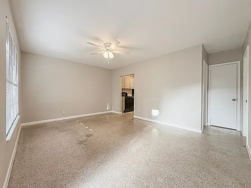 1210 SW 26th St #4 Photo 1 1210 SW 26th St #4 Photo 1