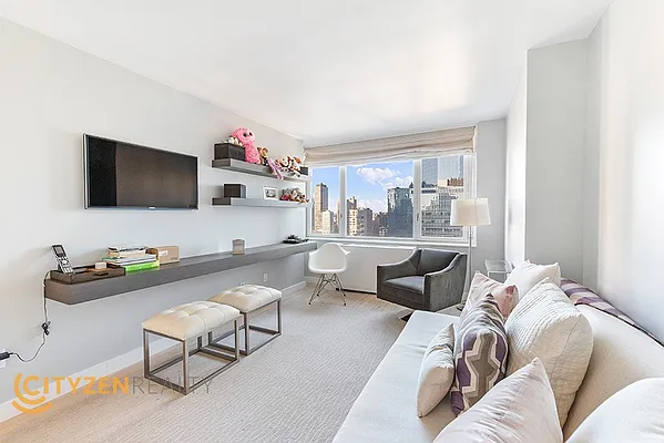 Rented by City Zen Realty | media 25