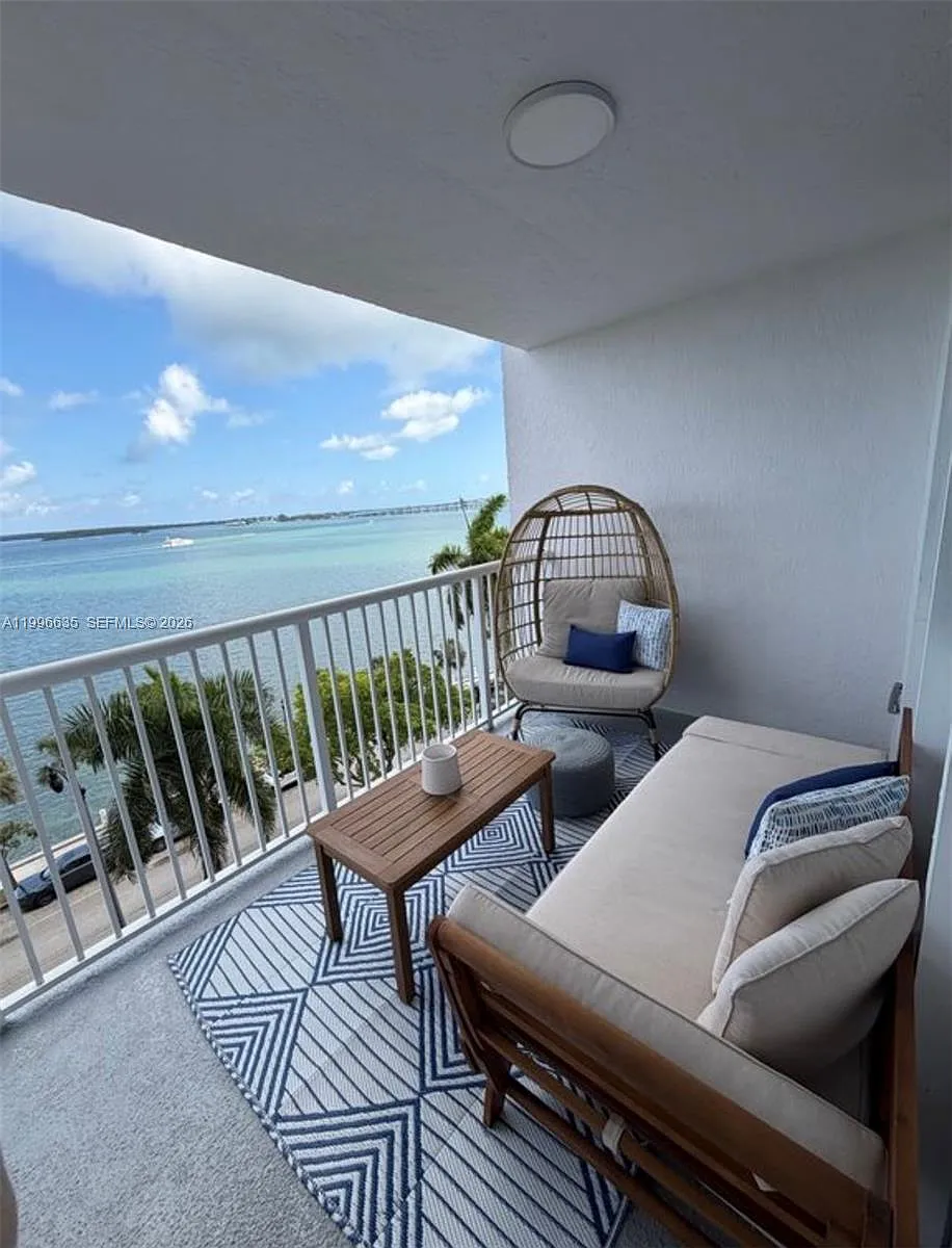 Photo 1 of 15 - 1420 Brickell Bay Dr #702E - Miami, FL Primary Photo - 1420 Brickell Bay Dr #702E