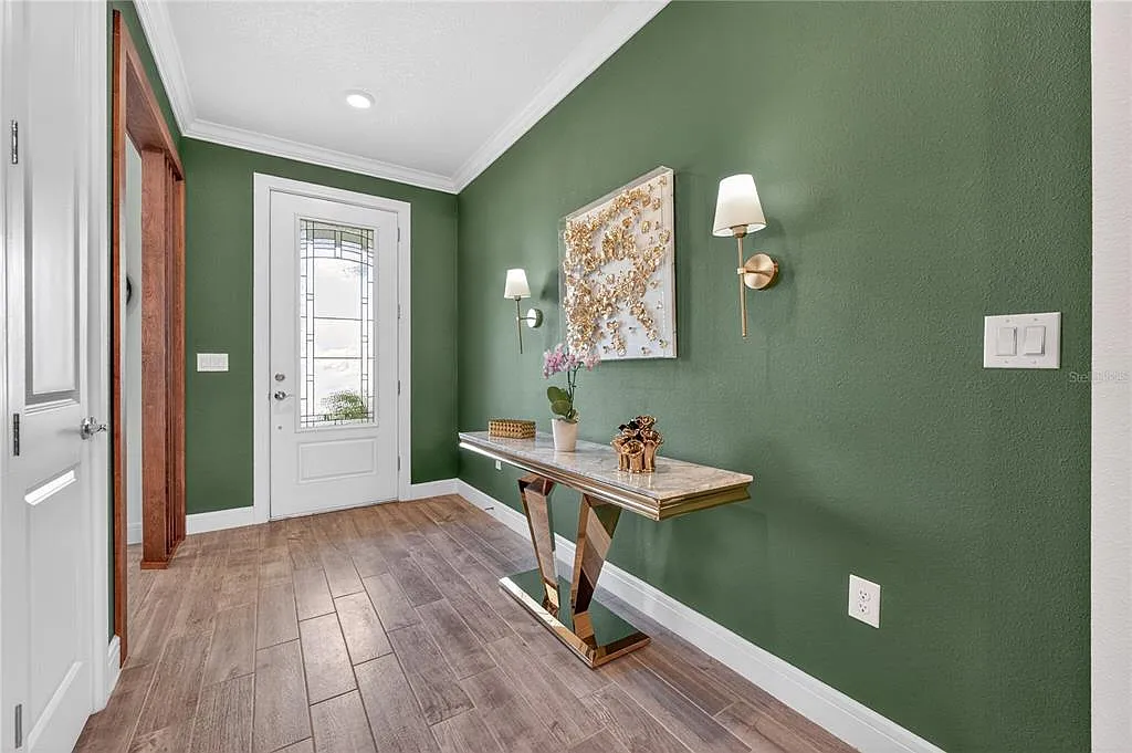 3 bed, 2.5 bath, 2270 sqft, $4,000 — Photo 3
