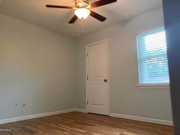 4th image of 446 Whispering Pine Dr