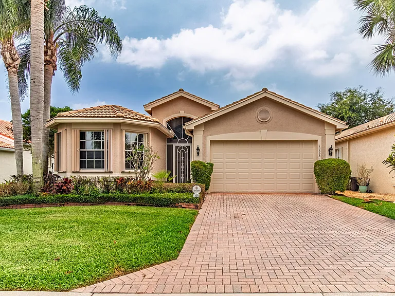 13658 Cambria Bay Ln — Photo 1