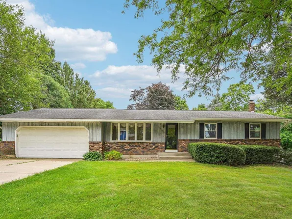 405 Blue View Drive, Mount Horeb, WI 53572