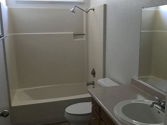 4th image of 241 Samantha Ct