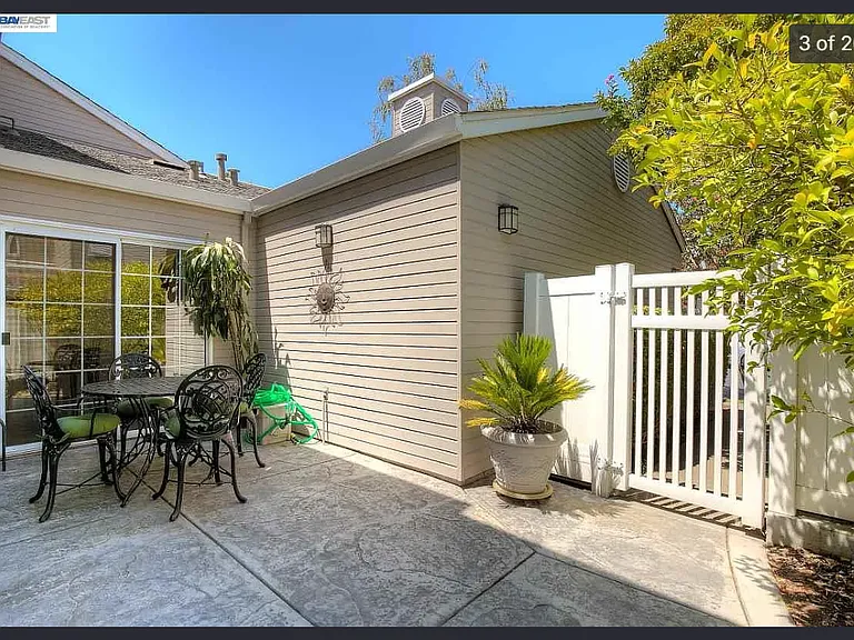 7778 Creekside Dr — Photo 11