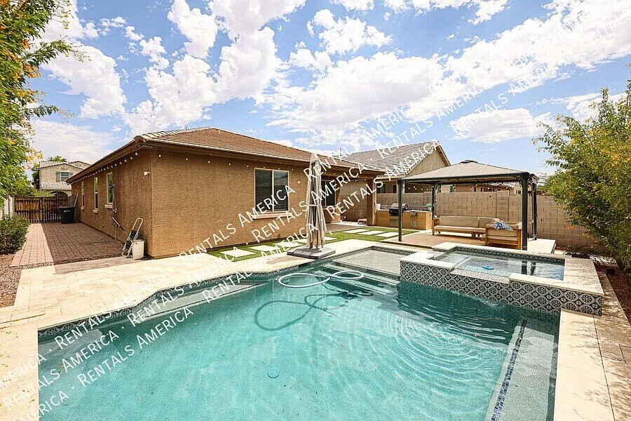 5211 W Leodra Ln