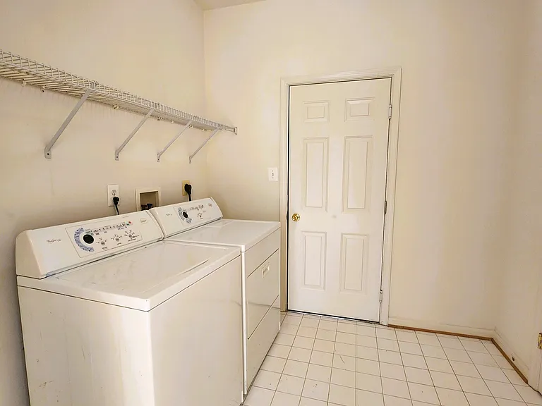406 Clairborne St — Photo 7
