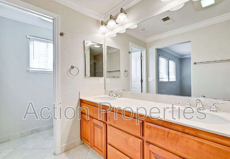 241 Granada Park Cir — Photo 16