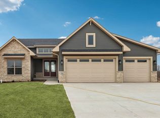 1103 High Ridge Trl, Solon, IA 52333