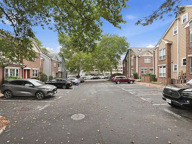1113 N Vernon St — Photo 3