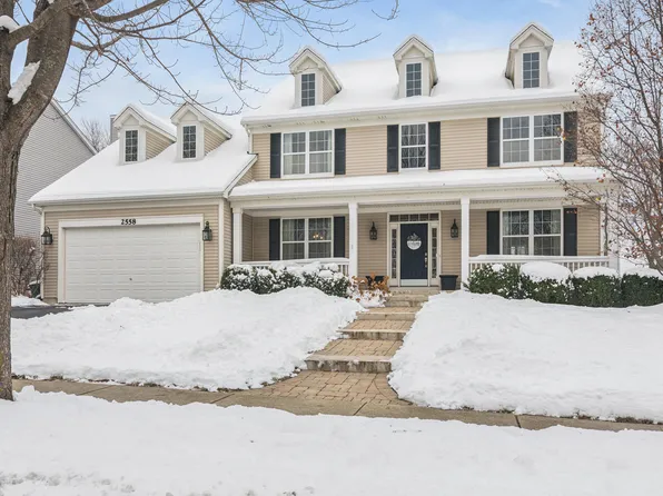 2558 Savanna Dr, Wauconda, IL 60084
