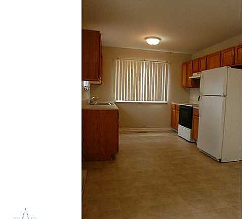 3rd image of 3708 Coachlight Common St