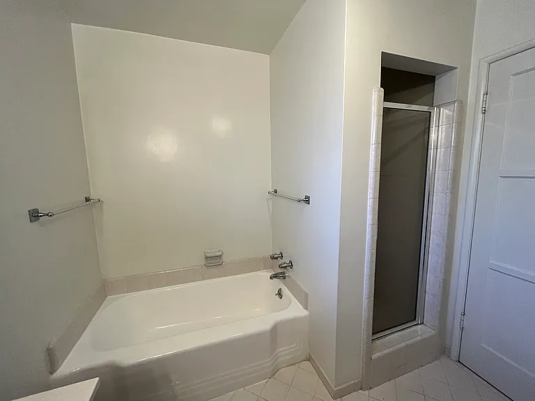 13836 Cohasset St — Photo 15