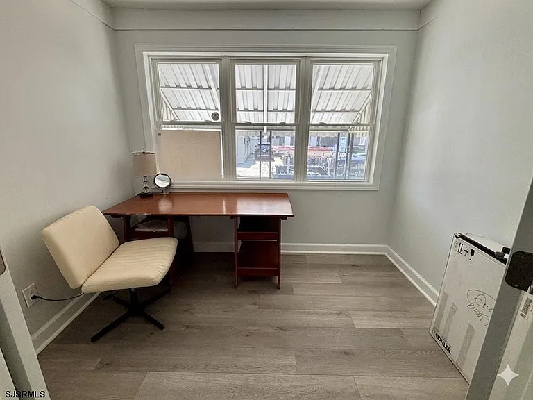 119 N Newport Ave — Photo 5