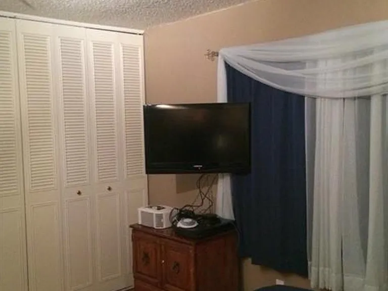 Upstairs Bedroom 1 (master)