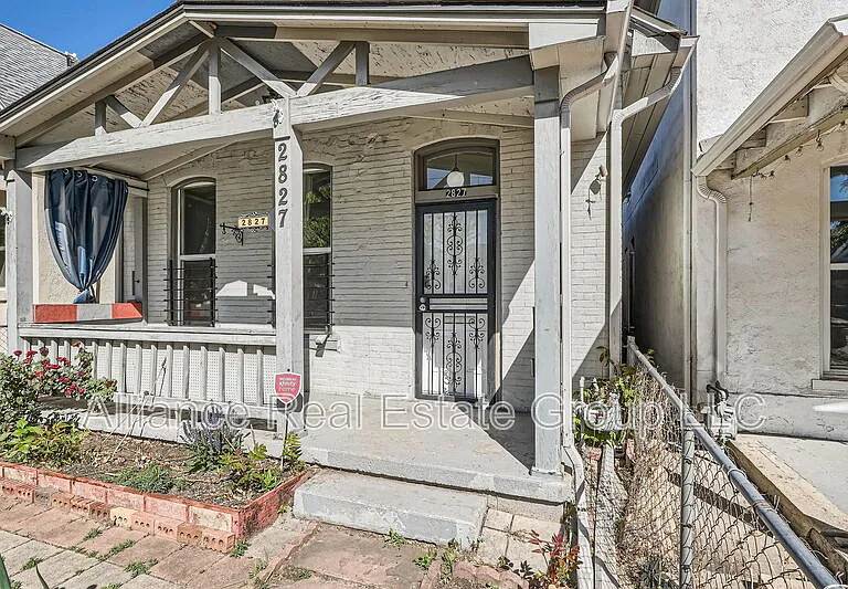 2827 California St — Photo 1