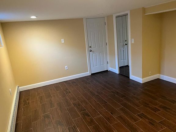 5th image of 185 Beekman Ave #3