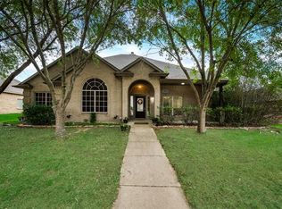 405 Pecan Hollow Dr, Red Oak, TX 75154