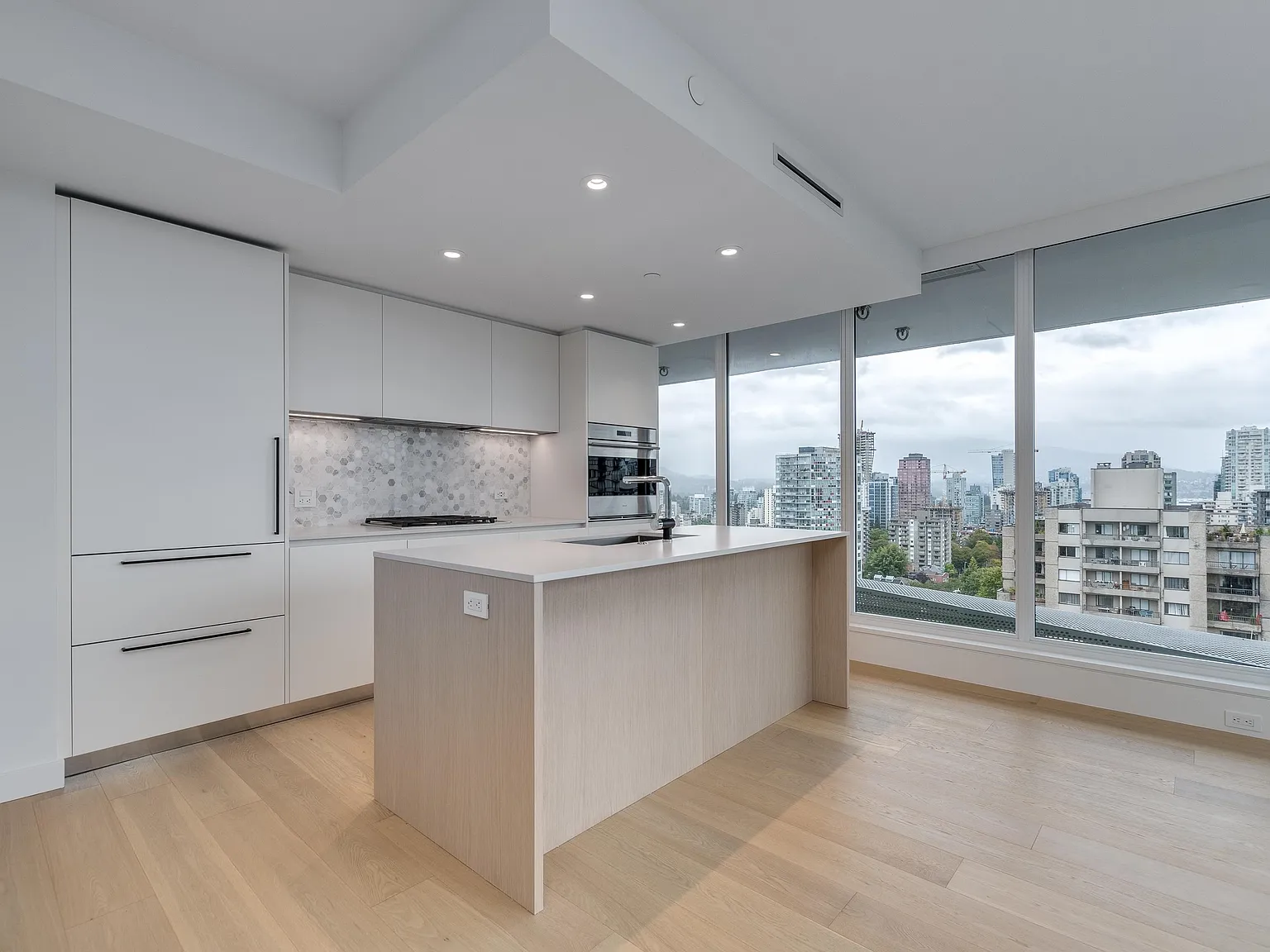 2 bed, 953 sqft, $4,300 — Photo 2