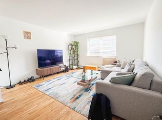 25-36 33rd St #2F, Astoria, NY 11102