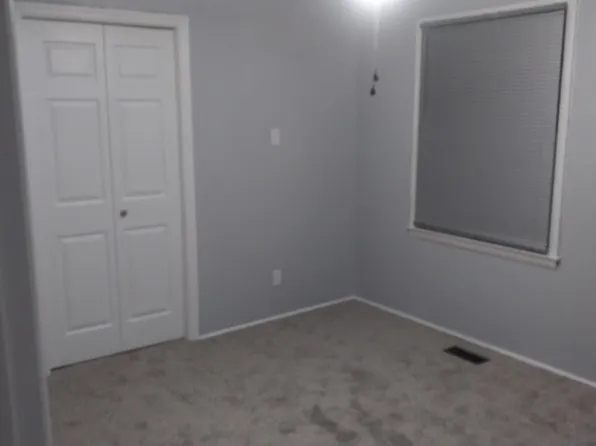 924 Spruce St, Lumberton, NC 28358