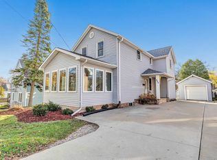 535 E Lincoln St, Appleton, WI 54915