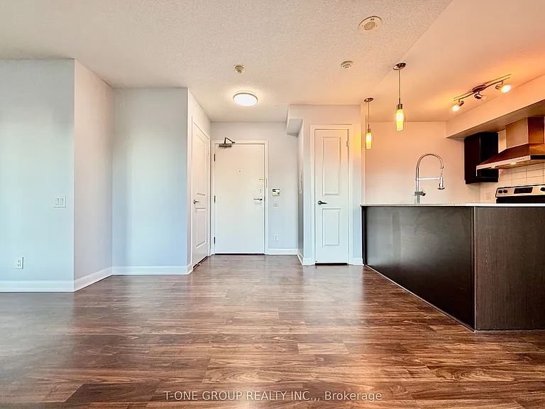 25 Town Centre Ct #323 — Photo 2