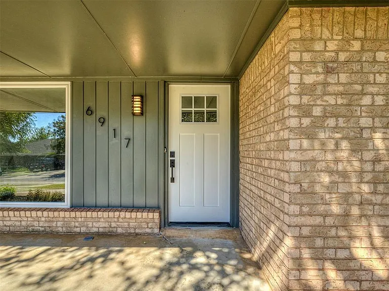 6917 Woodridge Ave — Photo 45