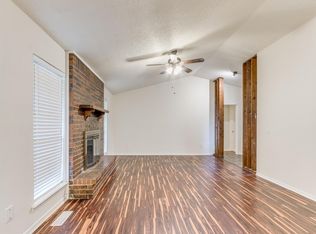 617 SW 23rd St, Moore, OK 73160