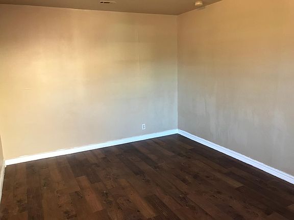 3rd image of 1515 NE 42nd St