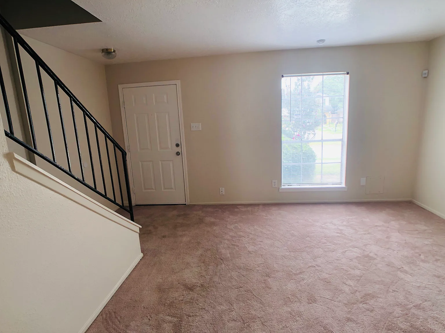 7009 Chasewood — Photo 4