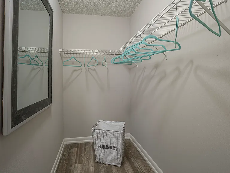 The Woodlands Apartments — Photo 13