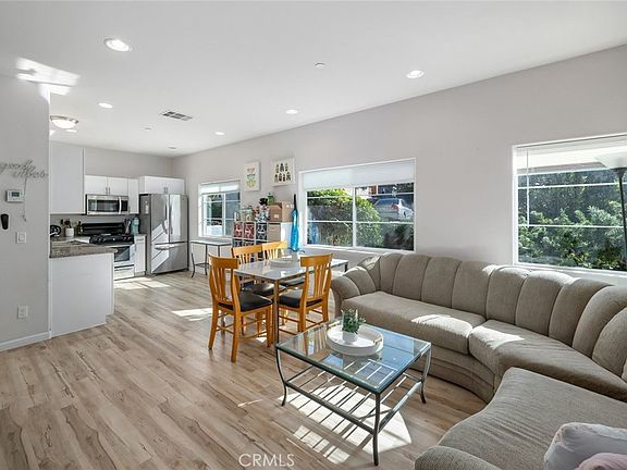 2nd image of 880 Lawrence Dr