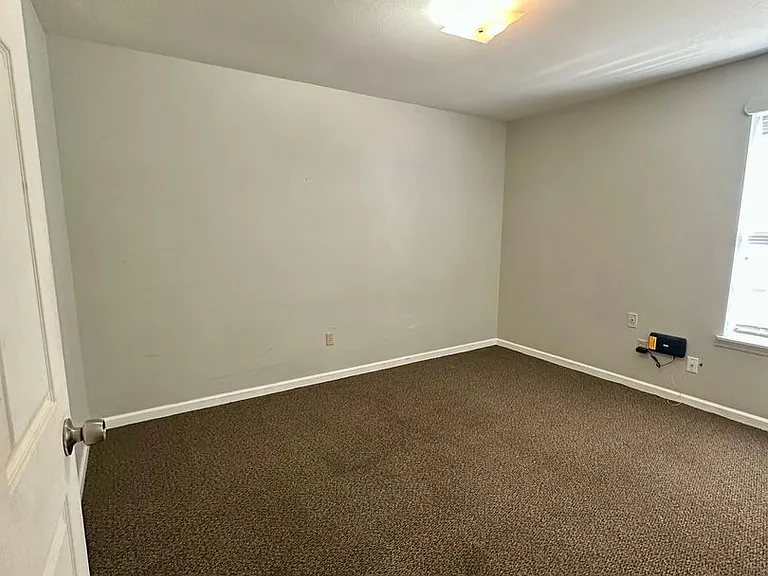 601 Bertig St — Photo 26