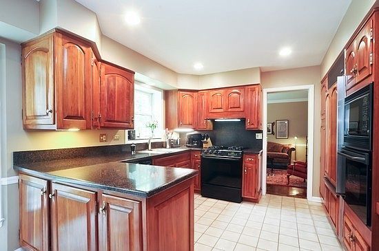 2nd image of 16 Regent Ln