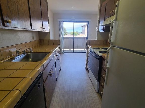 3rd image of 5433 Sacramento Ave