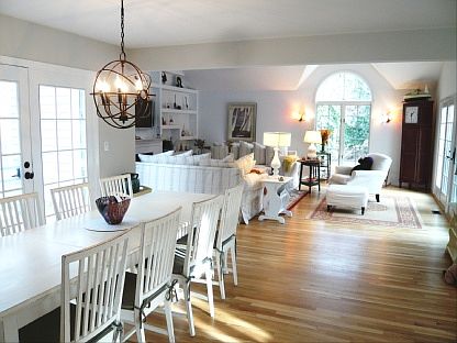 5th image of 10 Rolling Wood Ln