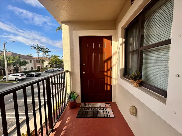 22801 SW 88th Pl Unit 202, Cutler Bay, FL 33190