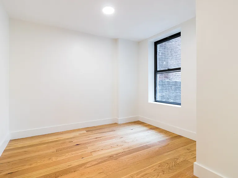 64 2nd Ave #Penthouse 3 — Photo 7