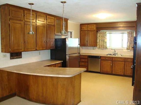5th image of 6826 Folger Dr