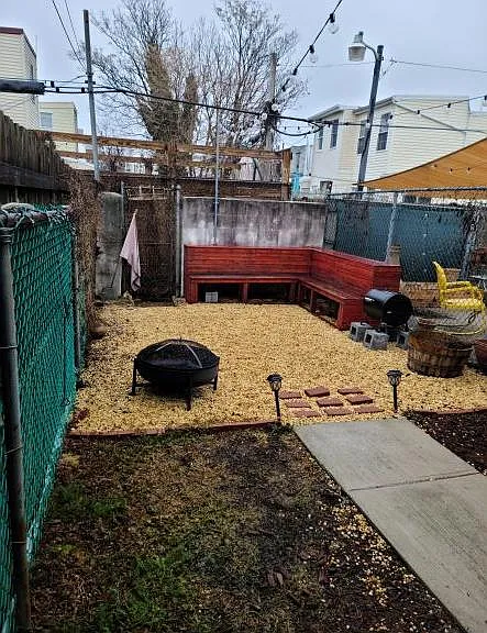 2546 Cedar St — Photo 20