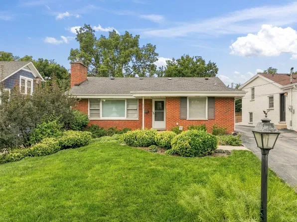 436 Turner Ave, Glen Ellyn, IL 60137