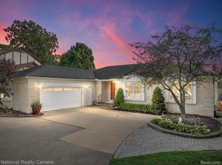 25679 Wilson Dr, Dearborn Heights, MI 48127