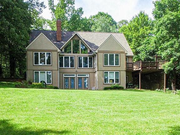 2nd image of 5407 Wyndemere Cir